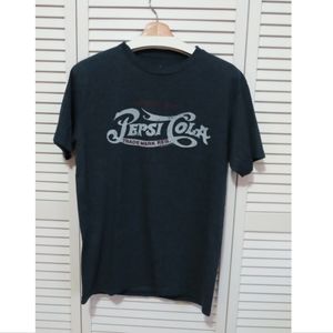 Savvy Graphic T-shirt